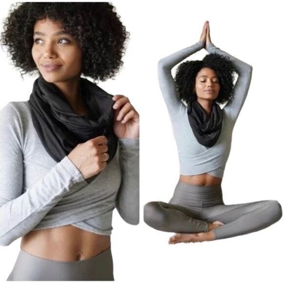 Beyond Yoga Accessories - Beyond Yoga Pocket Infinity Scarf Black Casual Athleisure